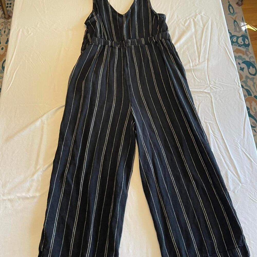 Wide Leg Sleeveless Linen Blend Pinstripe Black and White Jumpsuit - Picture 5 of 8